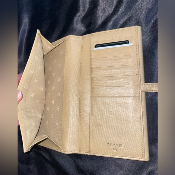 CHANEL LONG WALLET WITH AUTHENTICITY CARD - Picture 6 of 8
